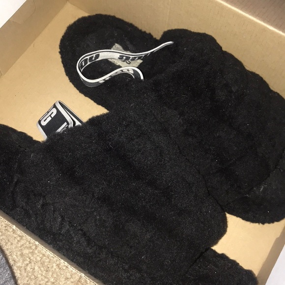 Ugg slippers !! - Picture 2 of 2